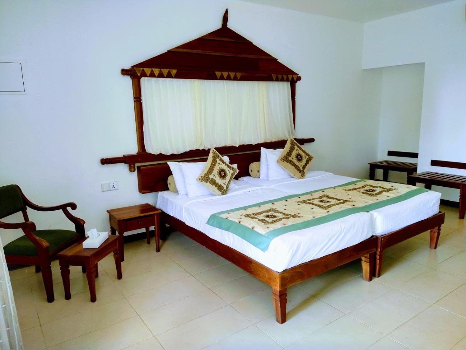 Randholee Resort & Spa Канди Екстериор снимка