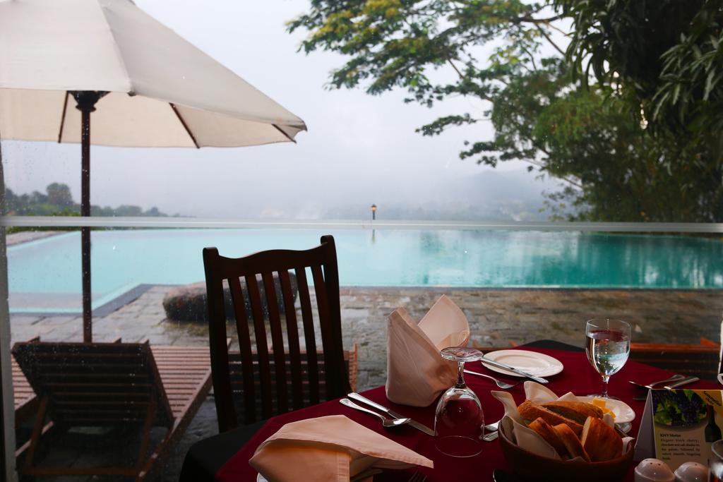Randholee Resort & Spa Канди Екстериор снимка