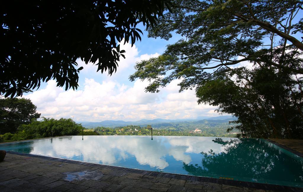 Randholee Resort & Spa Канди Екстериор снимка
