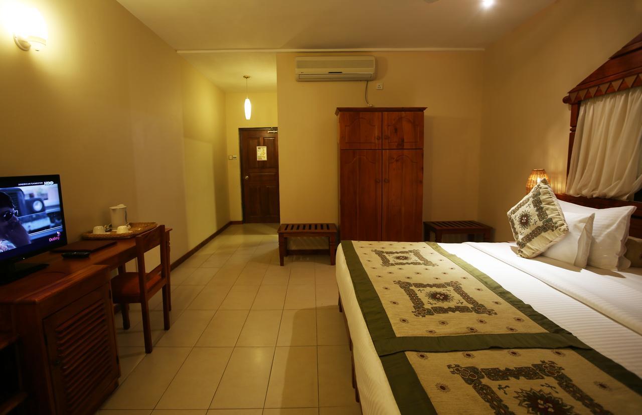 Randholee Resort & Spa Канди Екстериор снимка
