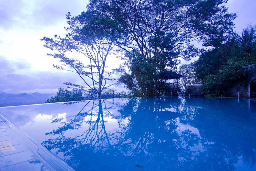 Randholee Resort & Spa Канди Екстериор снимка